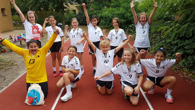 Teuflisch gut – die Rudower Handballteufelchen (E1) beim Sparkassencup