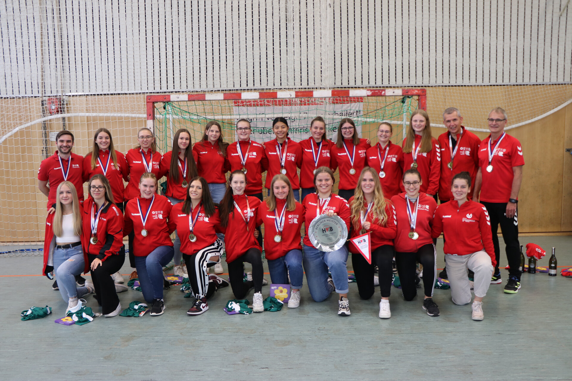 Meisterehrung wB und wA mit etwas Verspätung und Verabschiedung der Headcoaches Carsten