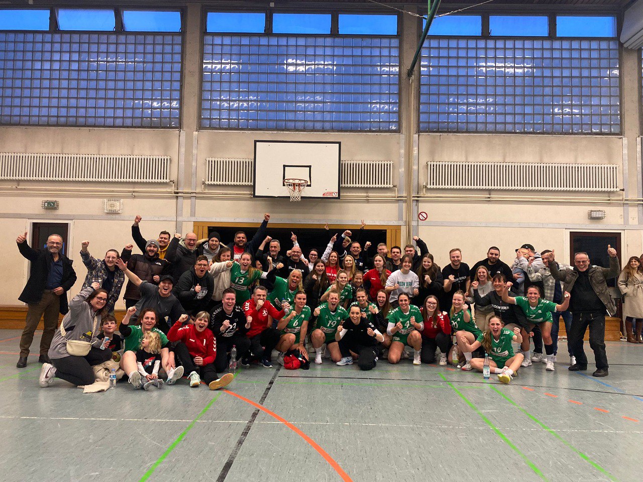 2. Frauen: Derbysieger!